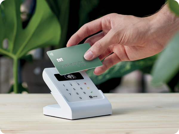 What Is a Contactless Card Reader and Why Your Business Needs One?